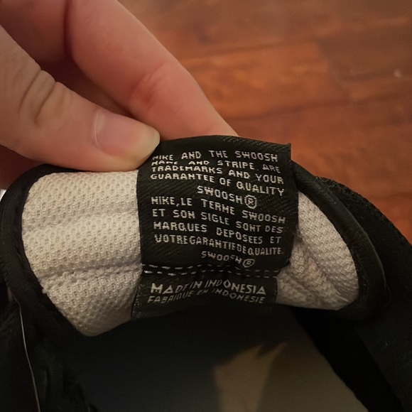 Nike Panda Dunks - Picture 3 of 4